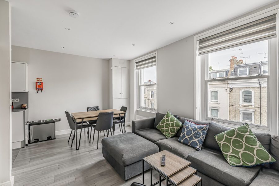 Living and dining area in a Finborough Road faculty apartment